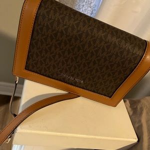 Michael Kors Crossbody